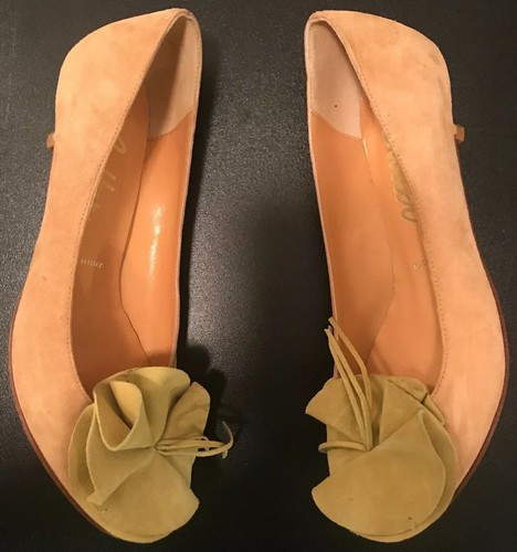 Butter Suede Tan Heel with Light Green Bow and Tassel Size 6 - Picture 4 of 5