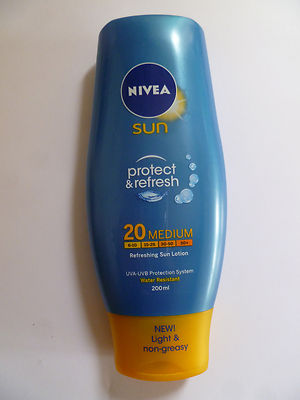 NIVEA SUN PROTECT AND REFRESH LOTION 200ML LSF 30 20 UVA UVB WASSERFEST 