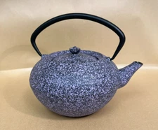 BergHOFF Studios 1.32 Quart Cast Iron Teapot Speckled Purple Black