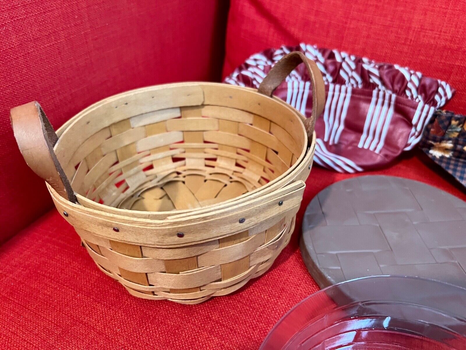 Longaberger Basket, Vintage Red liner, 1998 traditional basket with  dividers