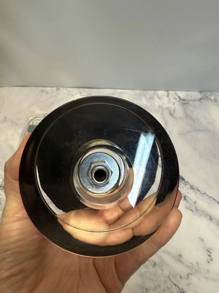 Base Transparente Forma Diamante Alto Tamaño con Piedra de Arroz Negro Abstracto Foto 3 de 3