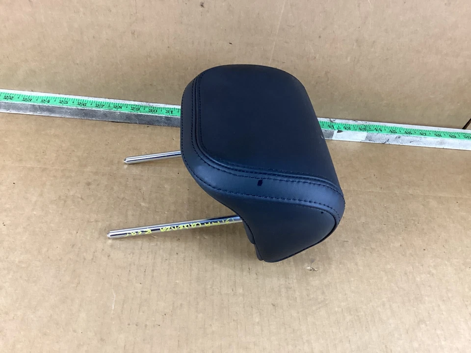 2013-2016 Kia Cadenza Head Rest 887003R520GXT OEM - Image 4 of 4