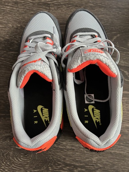 *NUEVO* Nike Air Max 90 para Hombre Light Smoke Grey / Hyper Crimson (DM0029 018) 👍 3