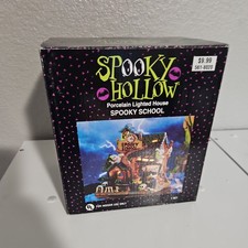 Spooky Hollow 2002 Lighted Porcelain Halloween House Works