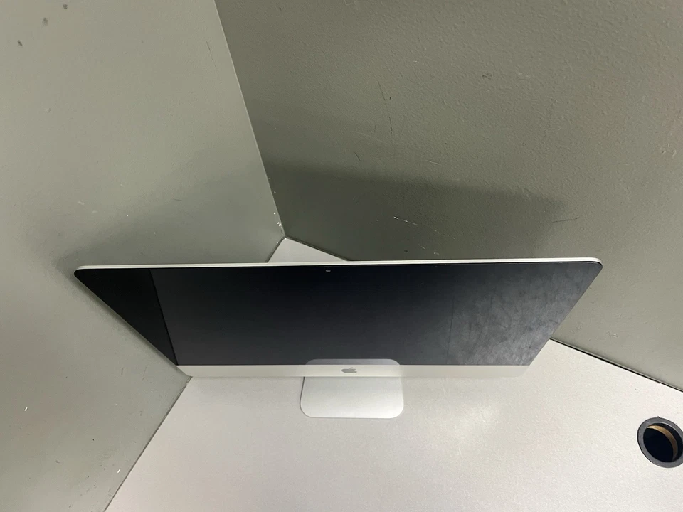 Apple iMac 21.5" Late 2015 A1418 i5-5575R 2.80GHz 8GB Ram 1TB HDD NO OS#4 - Image 3 of 4