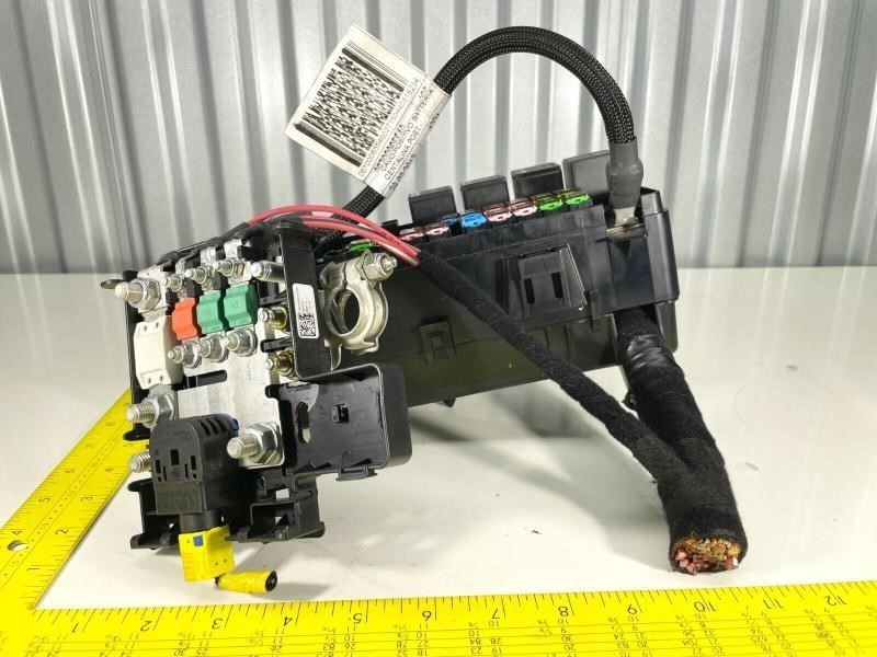 14-17 Maserati Ghibli SQ4 Fuse Relay Box Fusebox Module W/ Wiring Q