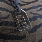 Foto 11 di 24