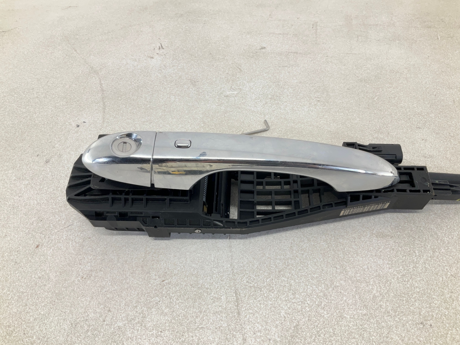 17-20 MASERATI Levante Exterior Front Left Driver Door Handle W/ Actuator