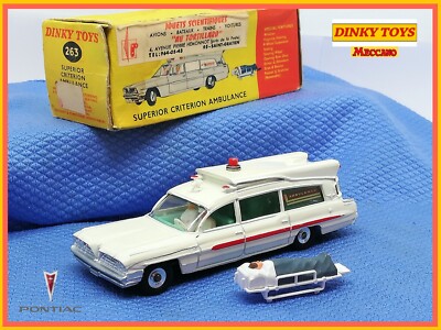 ミニカー Dinky Toys Superior Criterion Ambulance く245 当時物 Dinky Toys SUPERIOR CRITERION 救急車 ミニカー
