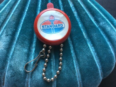 Standard Lee s Service Complete Car Care Auto Car Vintage Keychain Key Ring Red