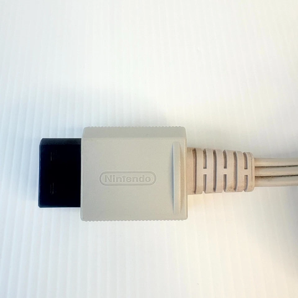 Nintendo Wii RVL-009 Genuine Stereo Audio Video A/V Cable 2.3 Metres - Image 2 of 4