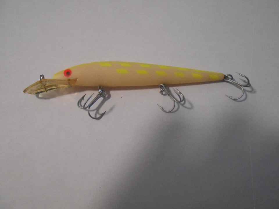 Vintage Rebel Fastrac FT/30-- 5 1/2"  Glow  Lot # 6 - Image 2 of 4