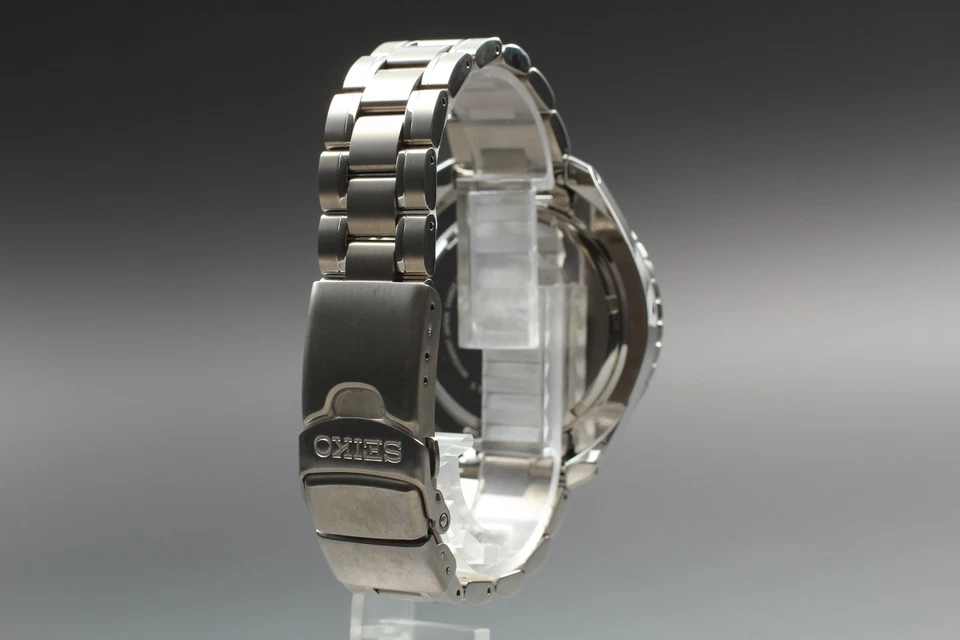 [Caixa] Relógio masculino Seiko Prospex V157-0BN0 data solar mostrador preto titânio mergulhador - Imagem 3 de 4