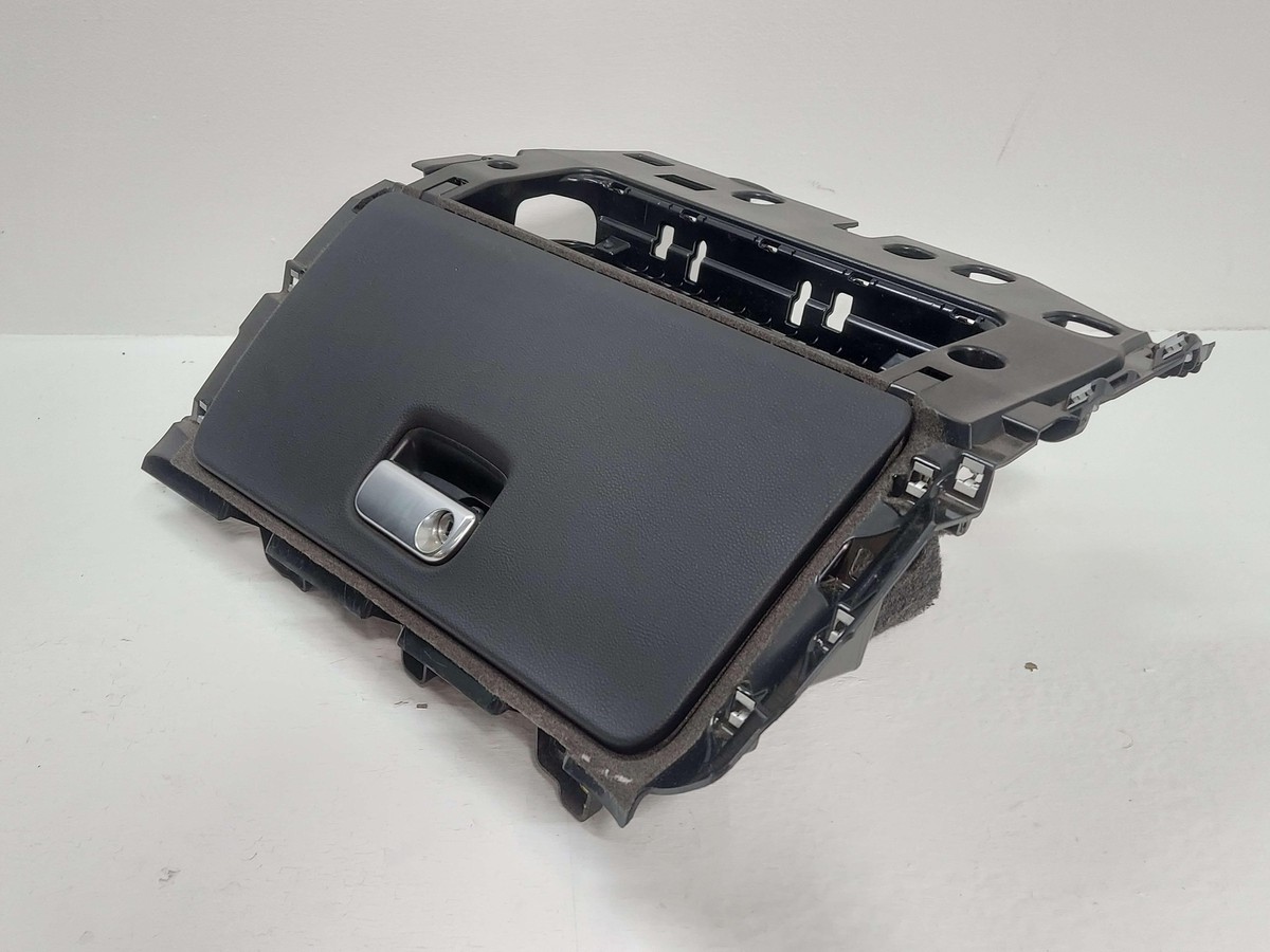 15-18 PORSCHE MACAN S 95B DASH GLOVE BOX BLACK LEATHERETTE
