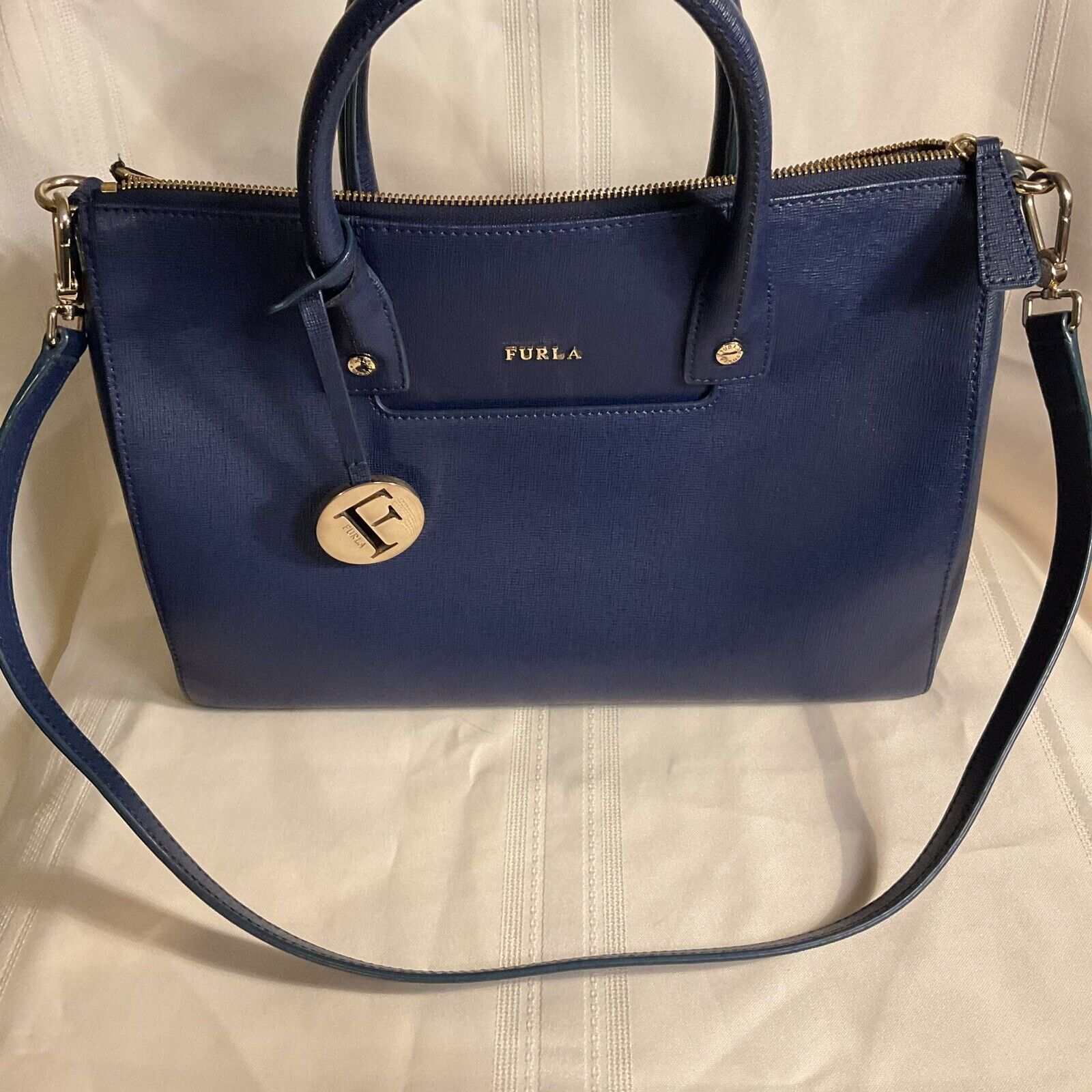 Furla - Leather handbag Fuschia ref.528962 - Joli Closet