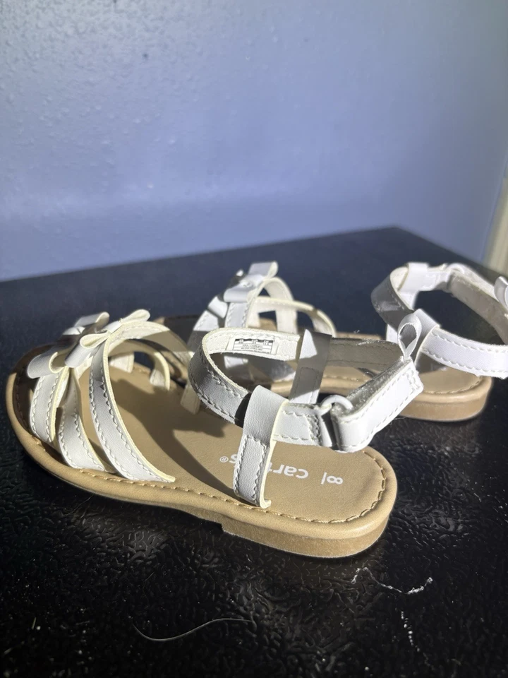 Sandalias Carters talla 8 blancas para niñas pequeñas Foto 2 de 4