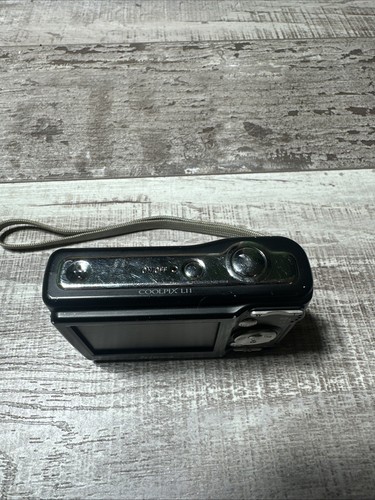 Nikon Coolpix L11 6MP Digital Camera 3x Optical Zoom with Case - Picture 4 of 11