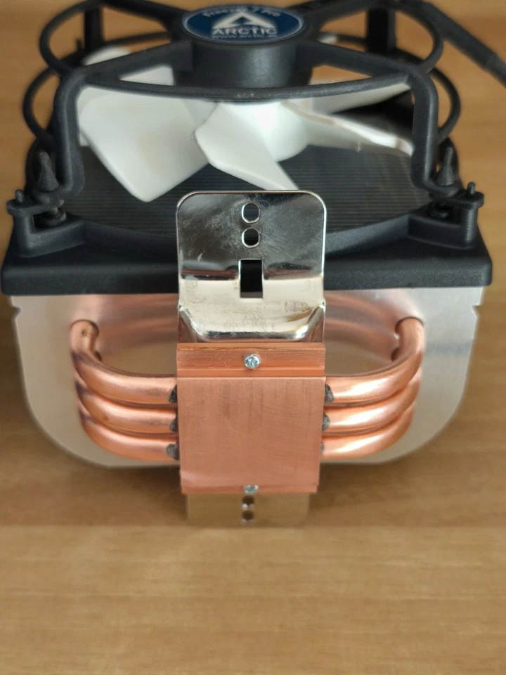 Dissipatore di calore CPU Artic Freezer 7 Pro AM4 AM3+ AM3 AM2+ INTEL 1151 etc - Immagine 2 di 4