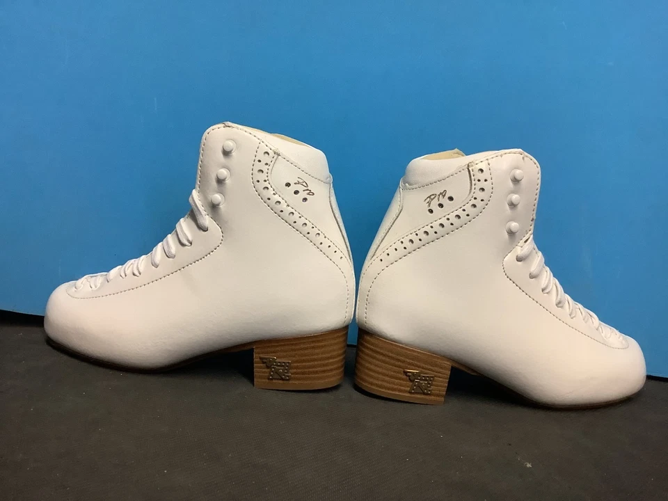 Risport RF3 PRO 靴子 仅全新 尺寸 23.0 AA( 额外尺寸可选) — 第 3/4 张图片