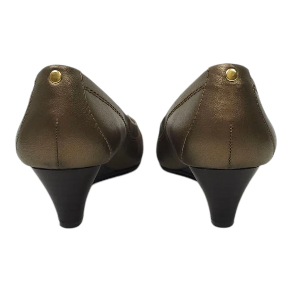 Sapato Feminino Andrew Geller Ocean Couro 6M Dourado Cobre Fivela de Salto Cunha - Imagem 4 de 4