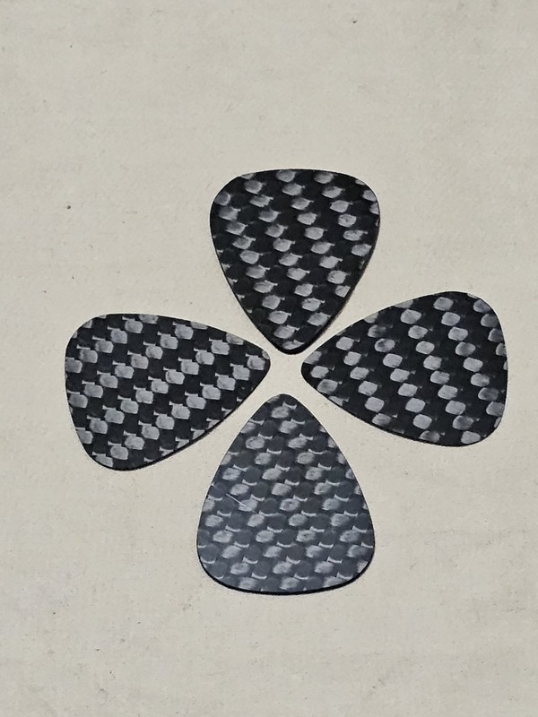 Timber Tones Carbon Tones Black Mixed Pack Of 4 Guitar Picks 351 Shape