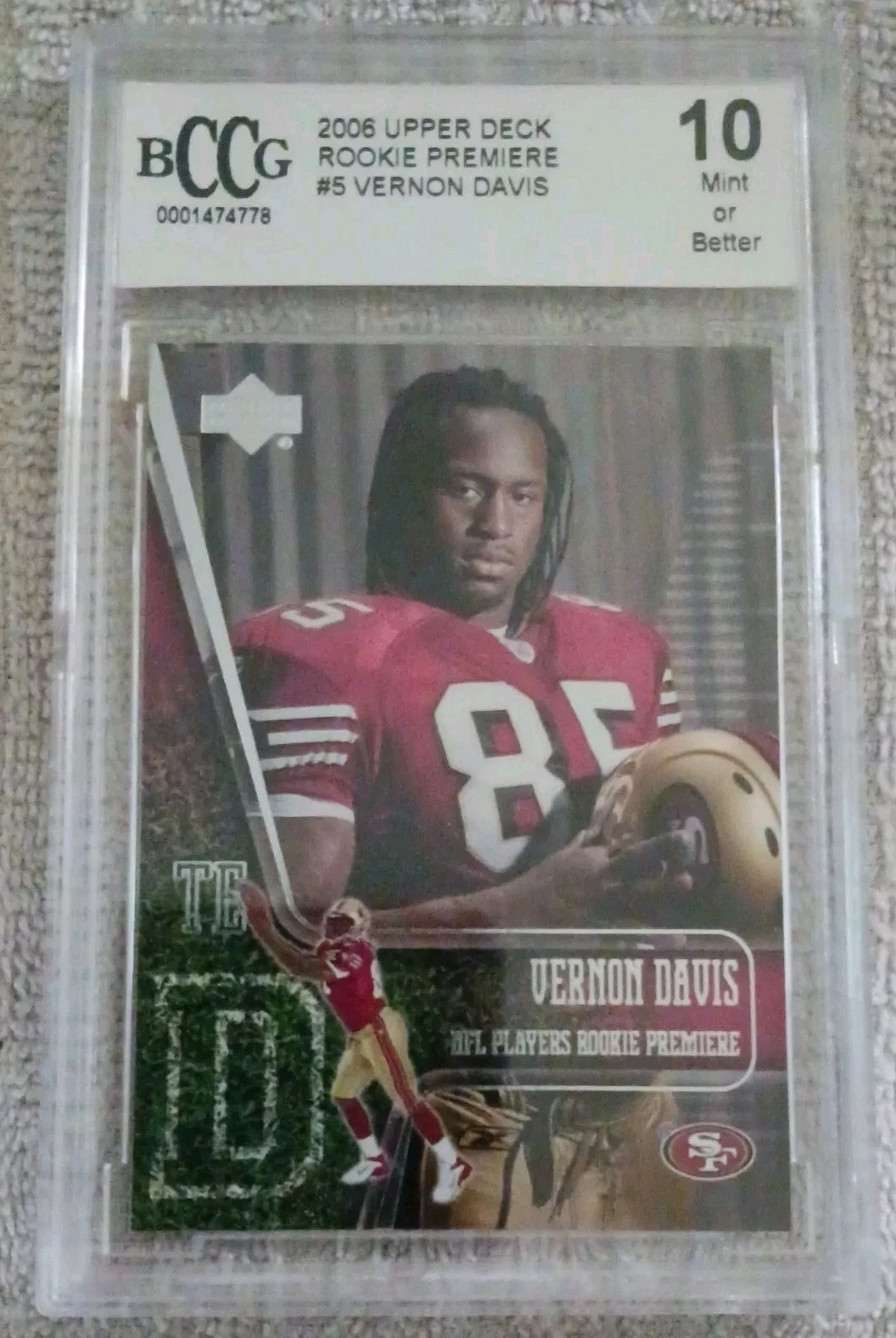 Vernon Davis trading card