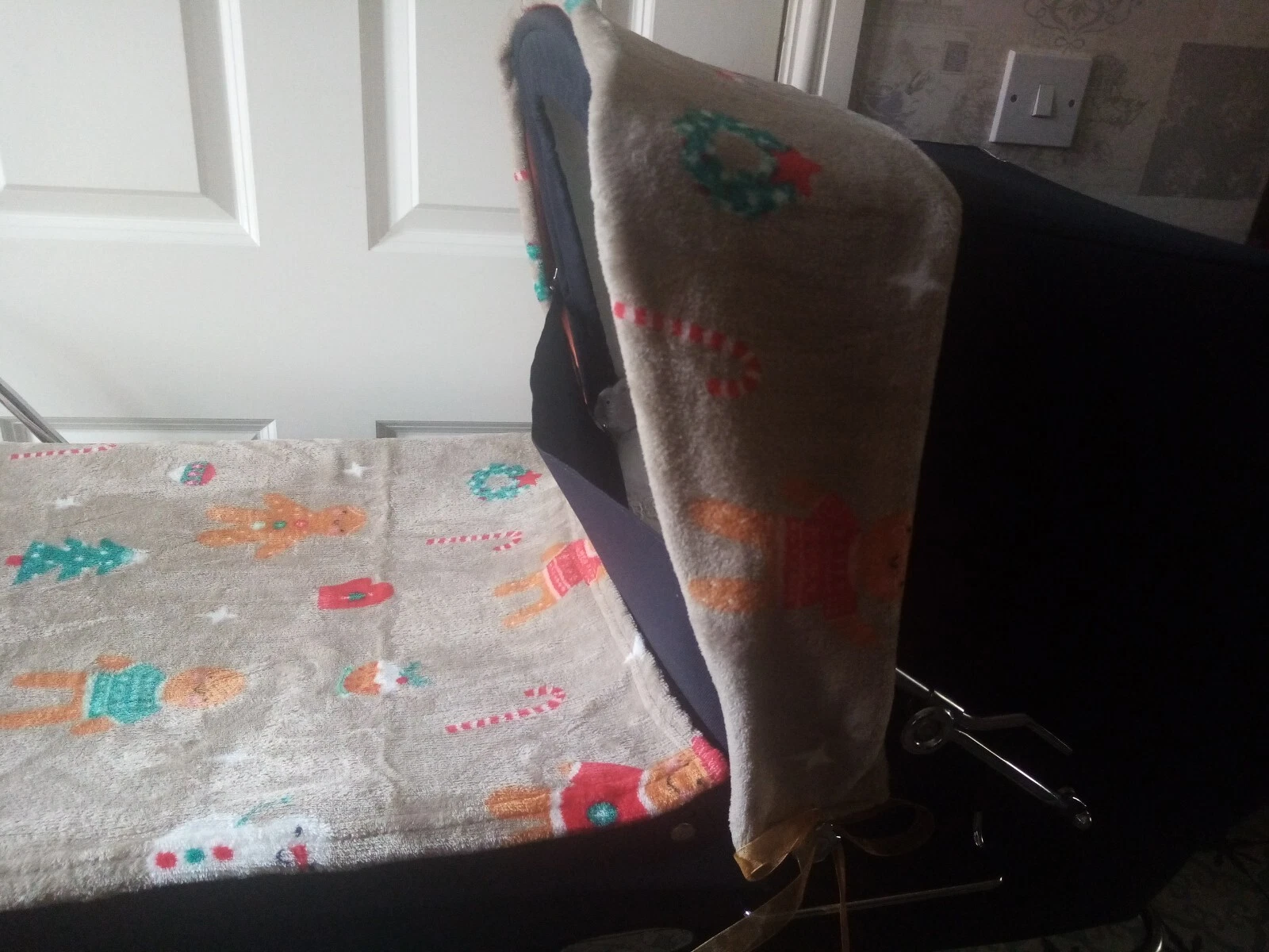 Cappuccio Pram Coach Costruito Pelliccia E Coperta Abbinati Pan di Zenzero Uomo Tema Natale A