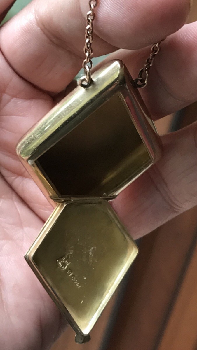 英国　Birmingham 　K9 　1911年　locket Antique 9ct Gold Round Engraved Locket, Hallmarked