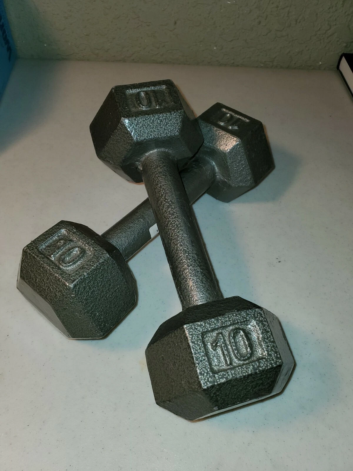 Pair 10 Pound Cast Iron Hex Head Dumbbell Weights 20 Lbs Total