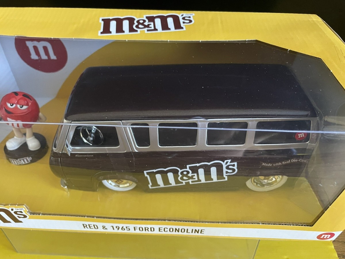 1/24 JADA RED M & M & 1965 FORD ECONOLINE VAN NIB W/FIGURE LIMITED