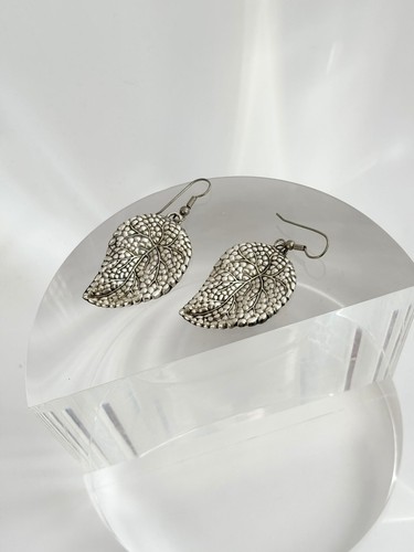 Silver Tone Vintage Leaf Shape Textured Dangle Earrings - Picture 4 of 10