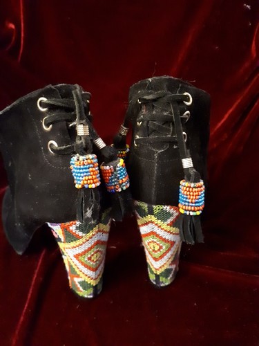Chaussure femme authentique AS98 taille 37 neuve jamais portée 150 euros la paire si intéressé mp