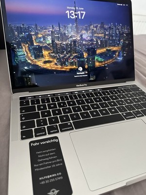 Apple MacBook Pro 13,3'' 2019 i5 8. Gen 8GB 128GB SSD Touch Bar Silber