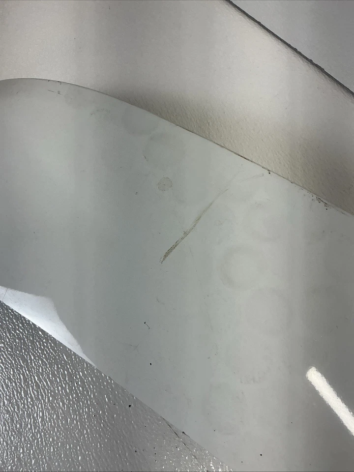 Alerón trasero blanco Ford Focus Hatchback 12-17 Foto 4 de 4