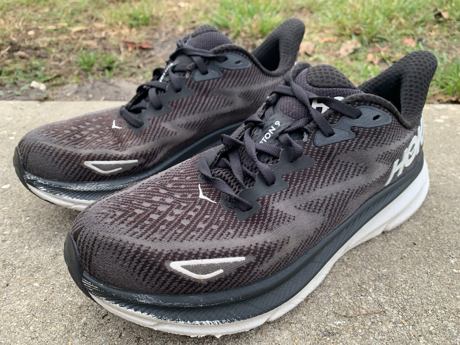 Size 9.5 B Hoka One One Clifton 9 Black White Running Shoes Women's 1127896BWHT thumbnail 5