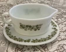 Vintage Pyrex Spring Blossom “Crazy Daisy”  #77-b w/ 77-U Gravy Boat & Plate