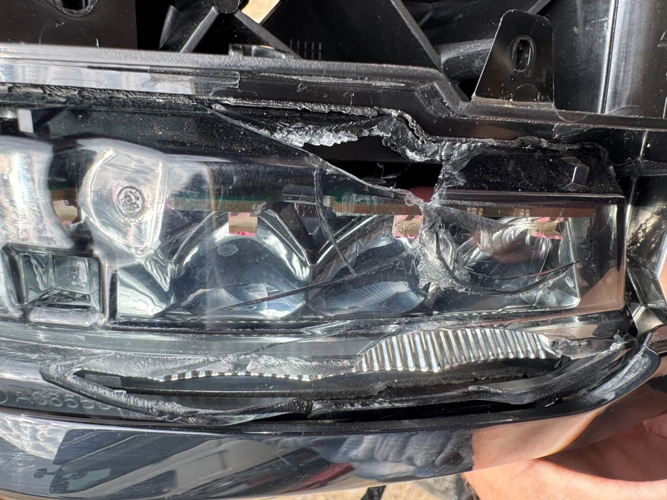 Espejo retrovisor derecho Range Rover Velar L560 (20-25) RHD versión cámara Foto 2 de 4