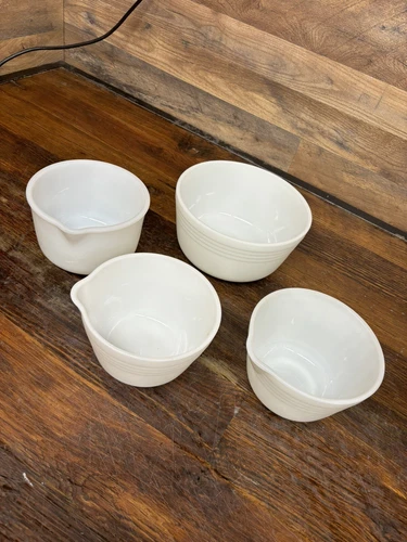 LOT of 4 VTG Milk Glass Mixing Bowls Ribbed WITH SPOUT 1 Pyrex 1 Fire King 2 unb