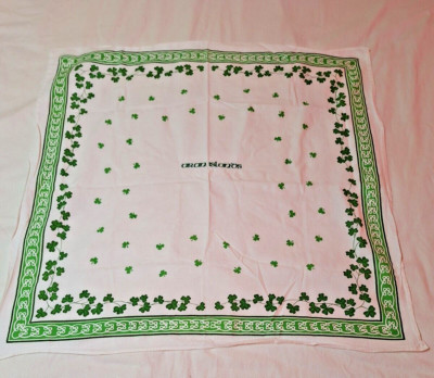 Vintage Aran Islands Cotton Tablecloth Scarf Ireland 33'' x 35'' Green Clover