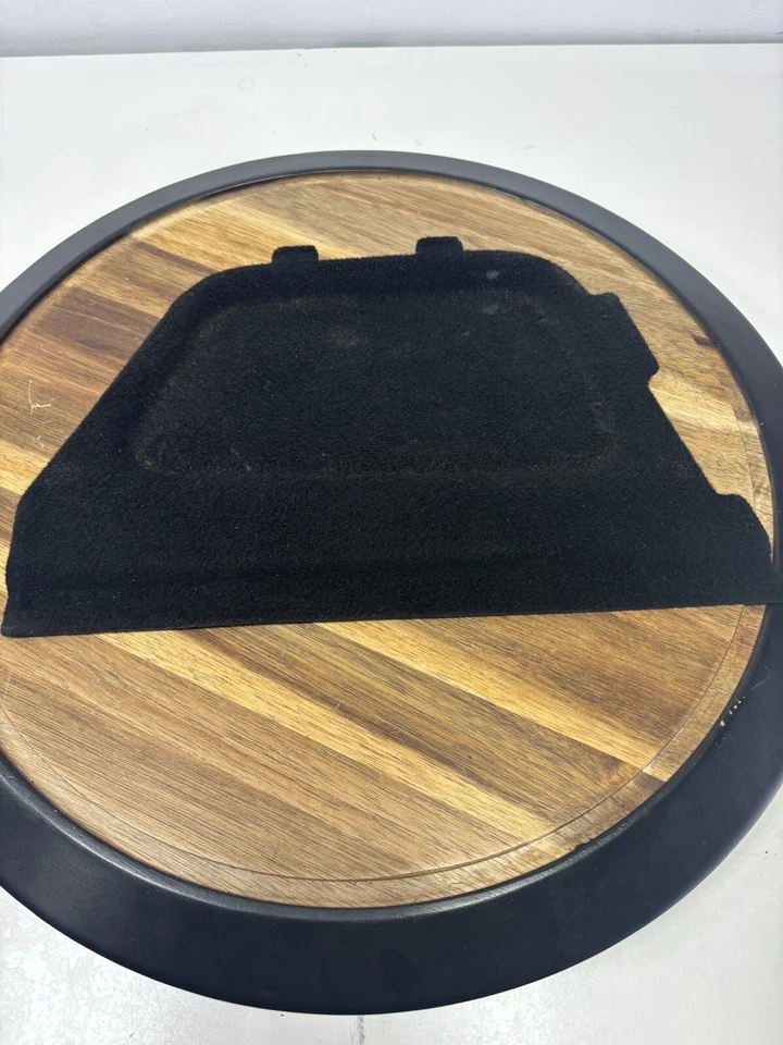 Land Rover LR2 2009 subwoofer cubierta moldura Land Rover LR2 3,2 L Foto 3 de 4