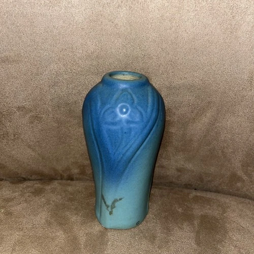 vintage Van Briggle Art Pottery Aqua/Blue Matte Vase 5.5 inchesTall as-is chip