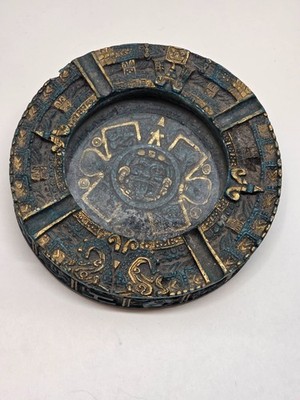 VINTAGE MEXICAN AZTEC/MAYAN CALENDAR DESIGN ASHTRAY-CRUSHED MALACHITE~EXCELLENT!