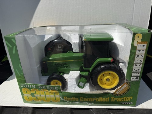 Vtg 1997 ERTL John Deere 8300 Radio Remote Control R/C 1/16 Toy Model Tractor - Picture 5 of 15