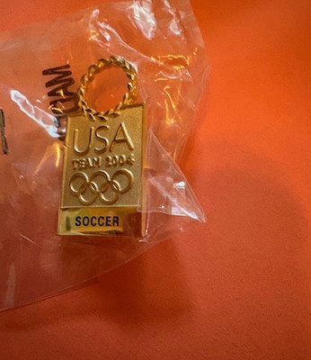ATHENS OLYMPIC PIN US TEAM ATHLETE SOCCER NOC GOLD WINNERS WREATH LTD EDITION