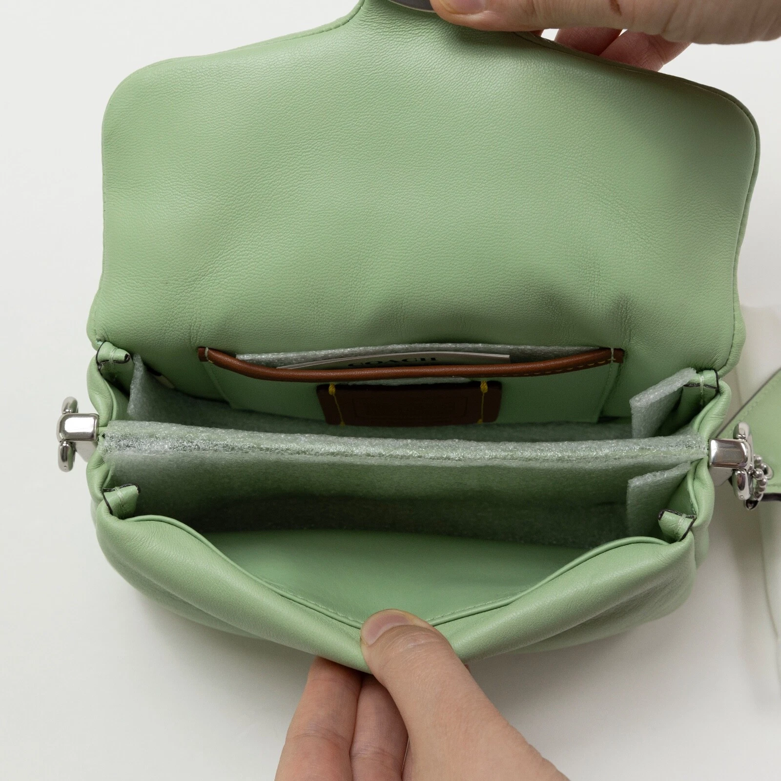 Borsa a tracolla Coach Pillow Tabby 18 pistacchio pallido (usata come da foto)