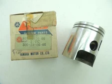 807-11636-00 NOS Yamaha Snowmobile Piston 2nd O/S 1969 SL396 W13618
