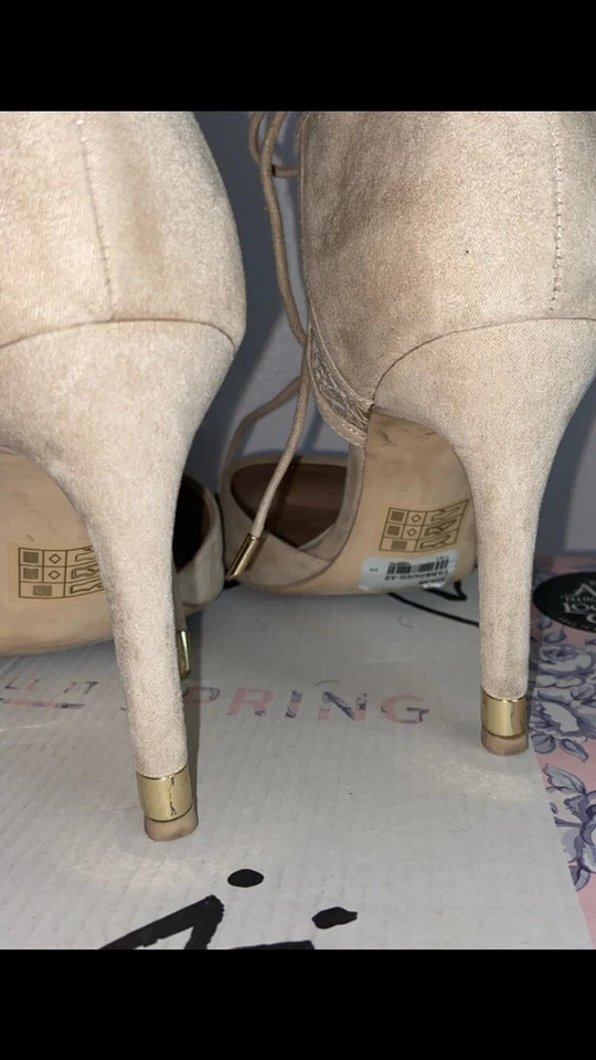 Puntera puntiaguda/bombas talla 8 EE. UU., Llámalo marca Spring estado 9/10. Precio más bajo. Foto 2 de 4