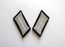 fr&uuml;here DDR NVA Stasi Kragenspiegel Soldat Uffz.  (Tuch dunkelgrau fa&szlig;t schwarz)