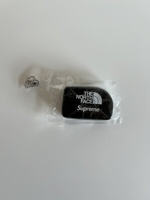 Supreme/The North Face Floating Keychain Black Brand New