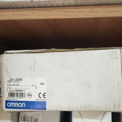 One New OMRON ZS-LD200 ZSLD200 Photoelectric Switch Smart Sensor Expedited Ship
